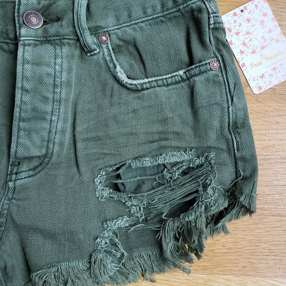 Free People Distressed Grunge Shorts Army Green - Picture 4 of 11